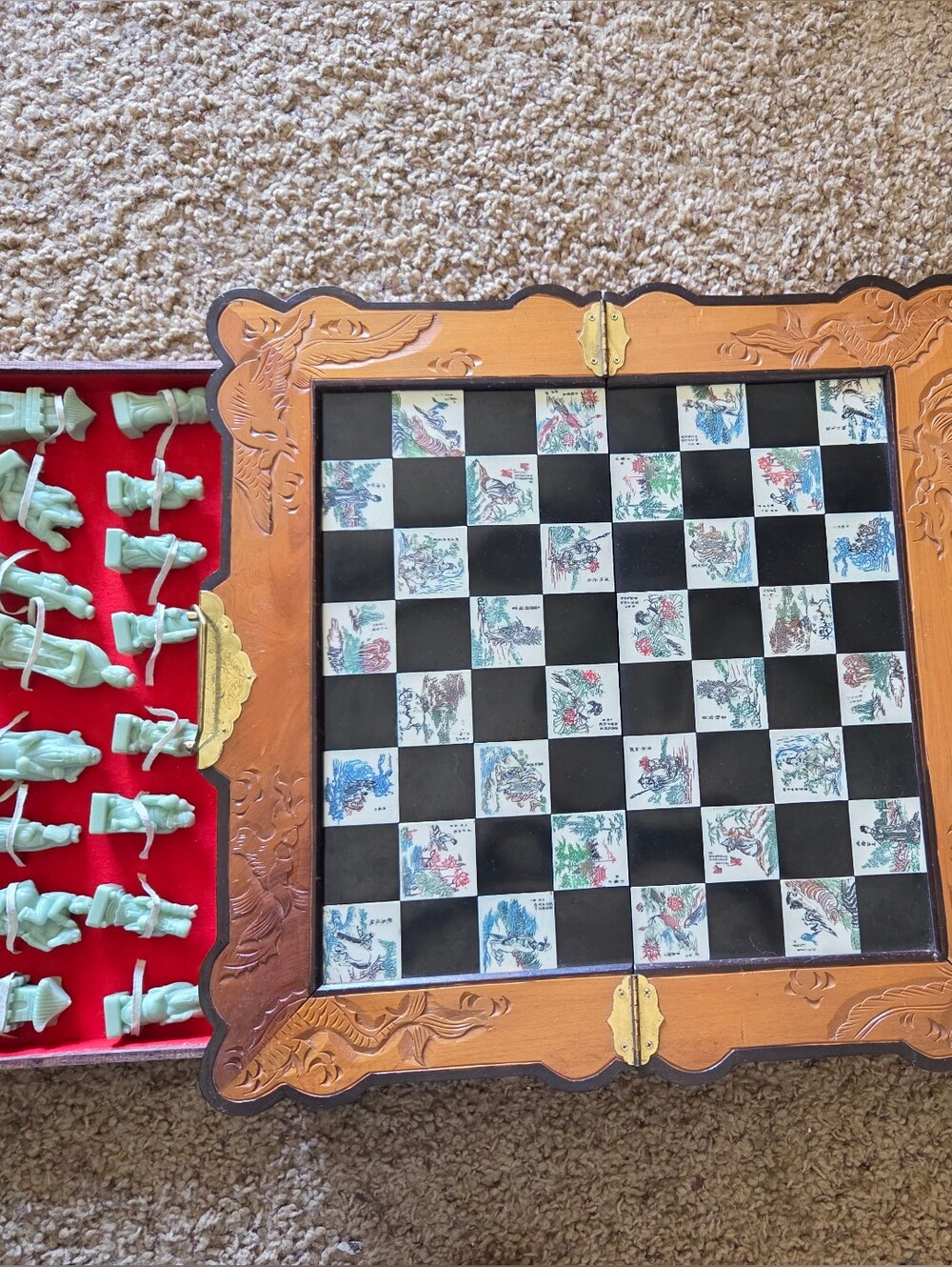 Vintage Chinese Hand Carved Jade Soapstone Chess Set Folding Wooden Case - Picture 4 of 16